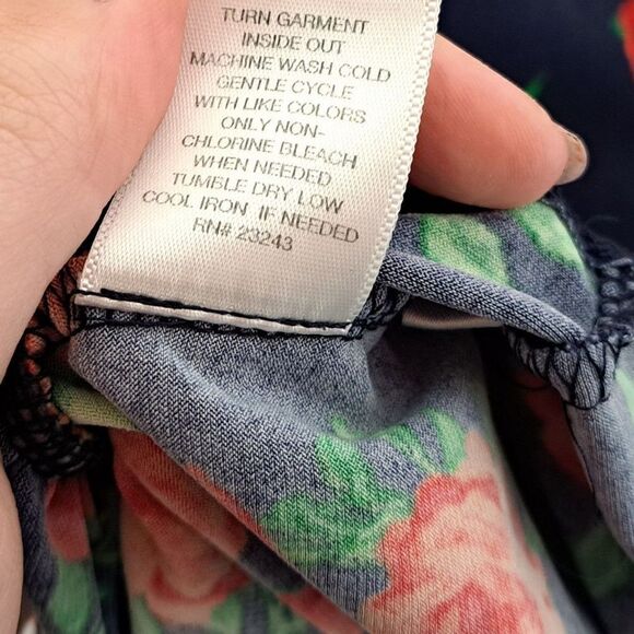 New York and Company 7th Avenue Design Studio Sleeveless Floral Print Blouse siz - Picture 7 of 7